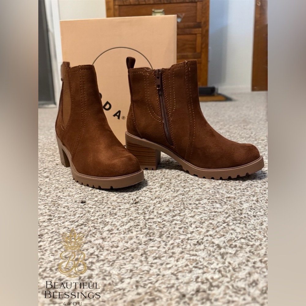 Retro Y2K Women’s Soda Brown Suede Block Heel Ankle Boots - Picture 2 of 7